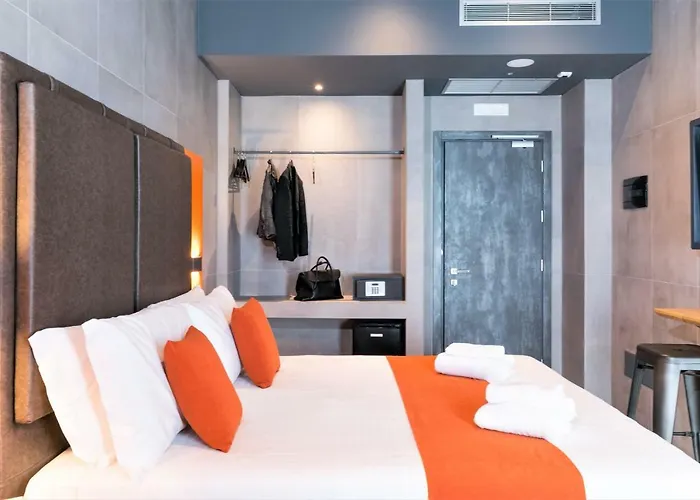 J24 Hotel 4*