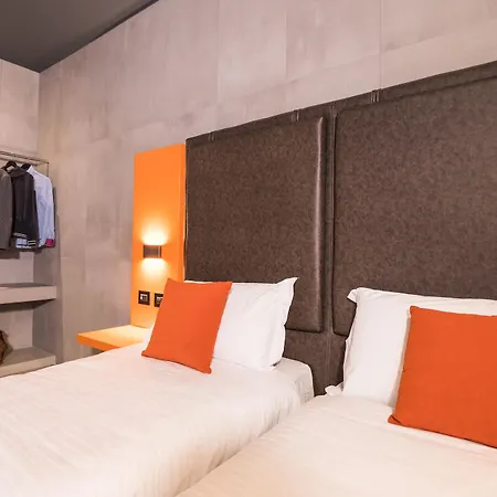 Hotel J24 4*