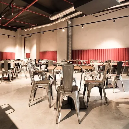 米兰j24酒店 酒店 4*