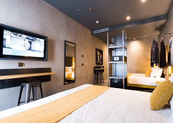 J24 מלון מילאנו